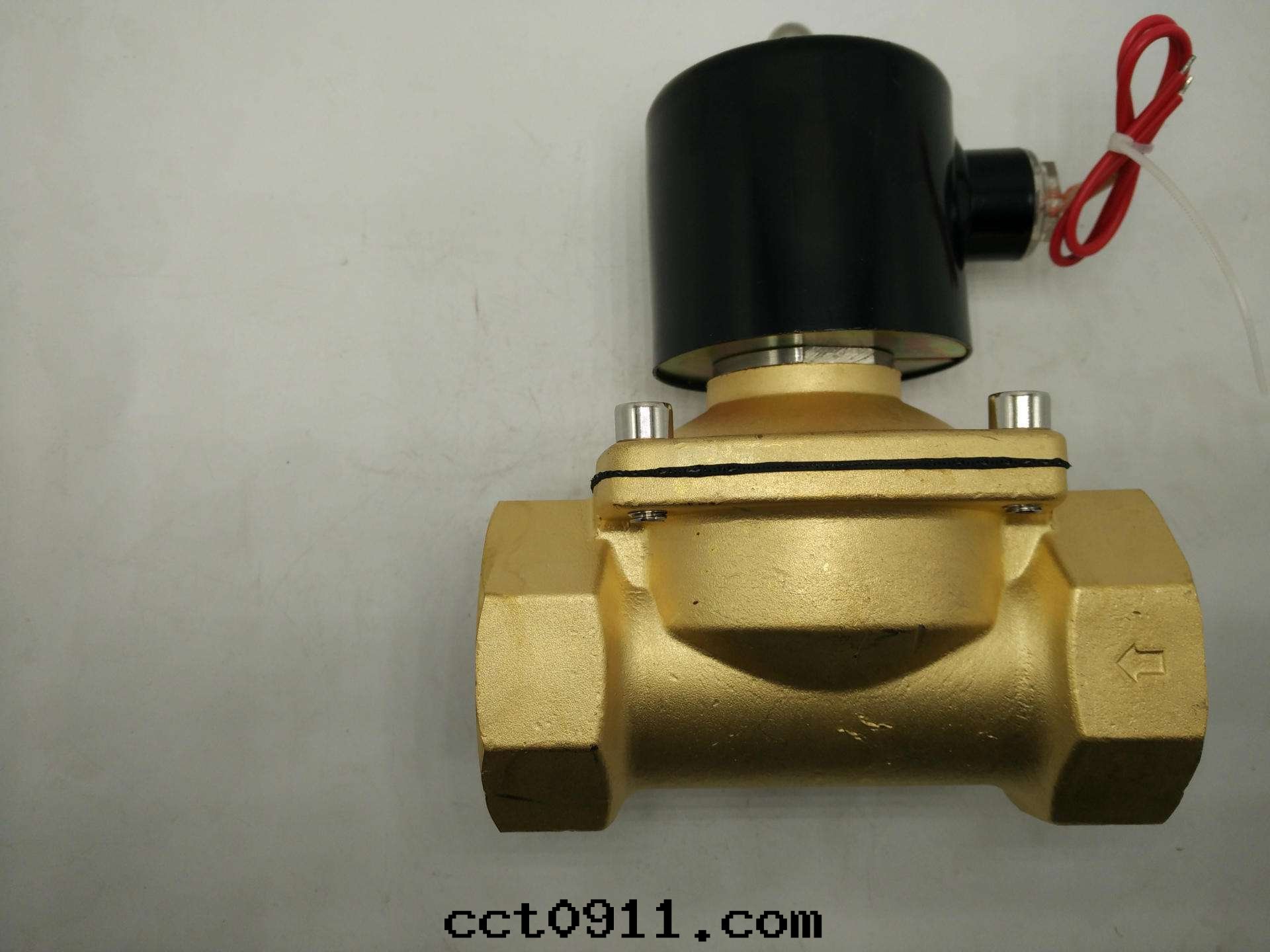 迅特(tè)波(bō)直(zhí)動(dòng)式水(shuǐ)用(yòng)電(diàn)磁閥